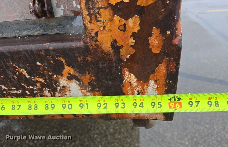 image for item ES2566 1995 Ford F800 box truck