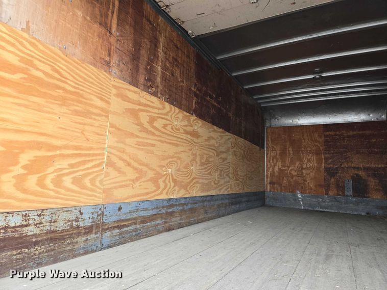 image for item ES2566 1995 Ford F800 box truck