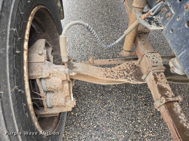 image for item ES2566 1995 Ford F800 box truck