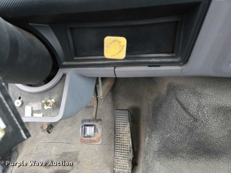 image for item ES2566 1995 Ford F800 box truck
