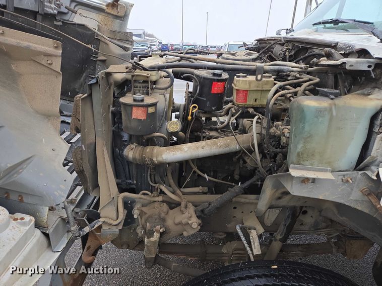 image for item ES2566 1995 Ford F800 box truck