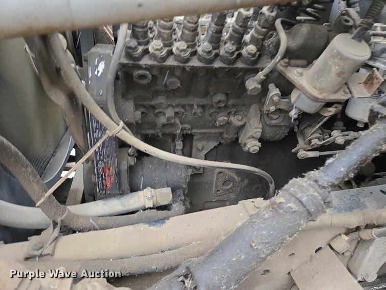 image for item ES2566 1995 Ford F800 box truck