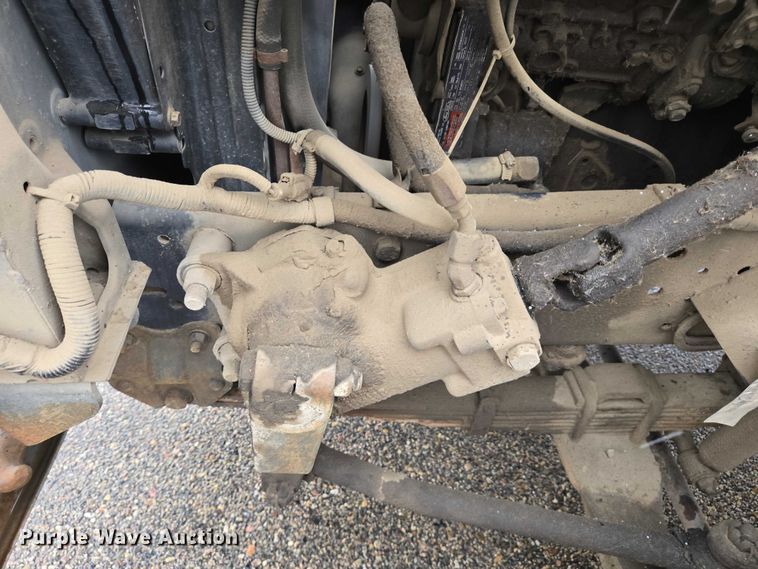 image for item ES2566 1995 Ford F800 box truck