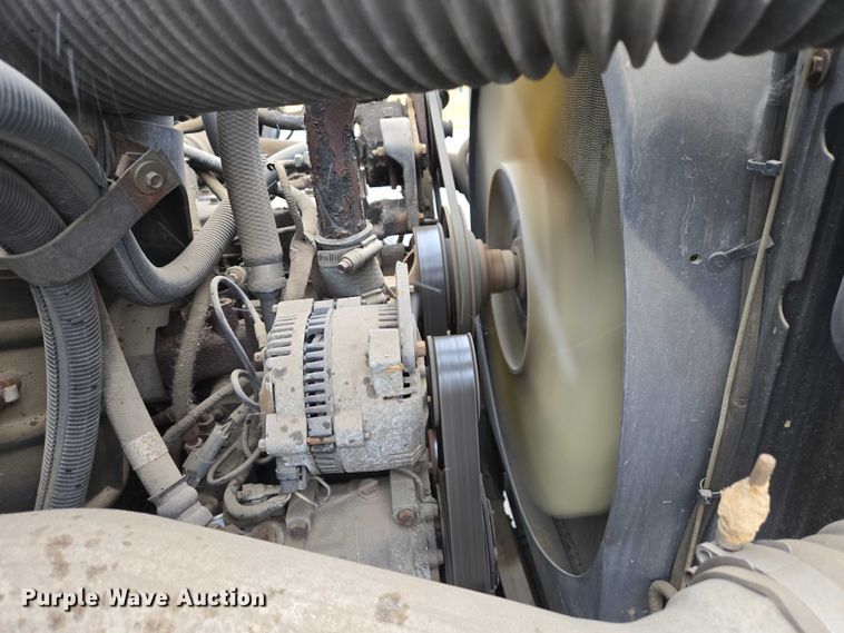 image for item ES2566 1995 Ford F800 box truck