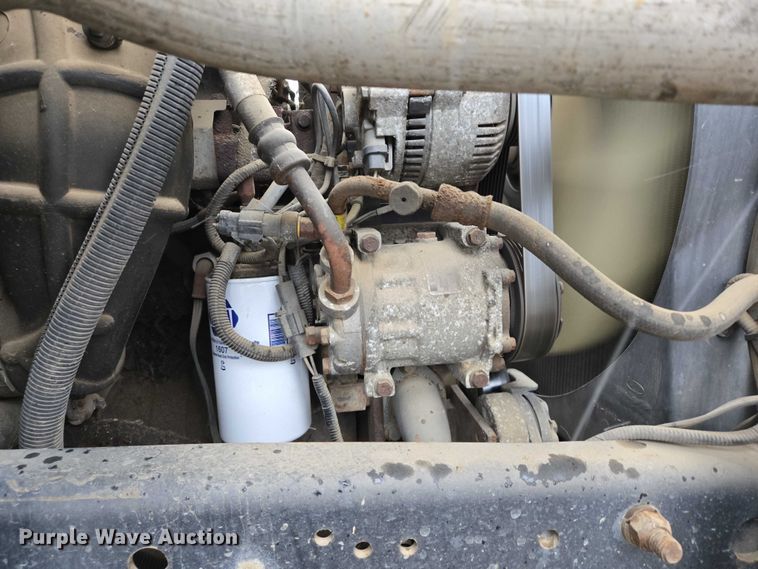 image for item ES2566 1995 Ford F800 box truck