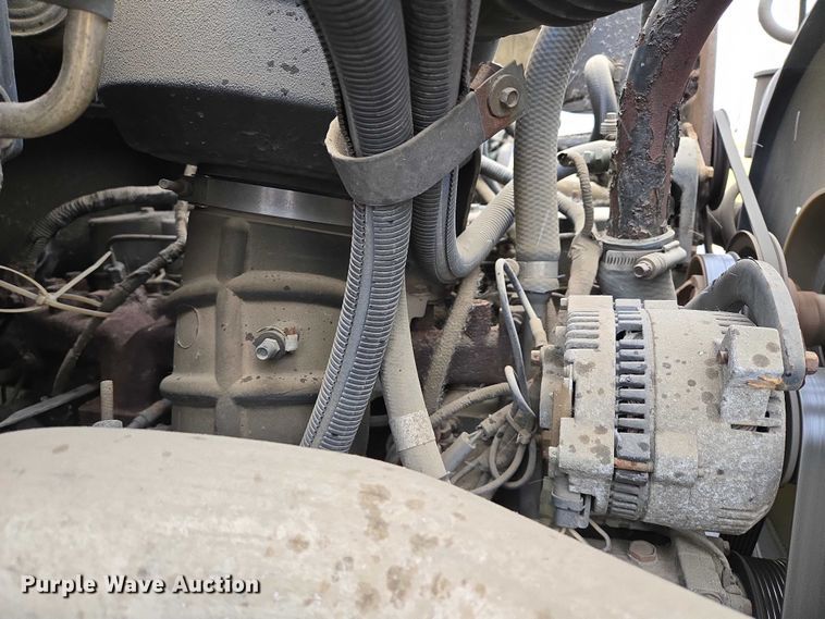 image for item ES2566 1995 Ford F800 box truck