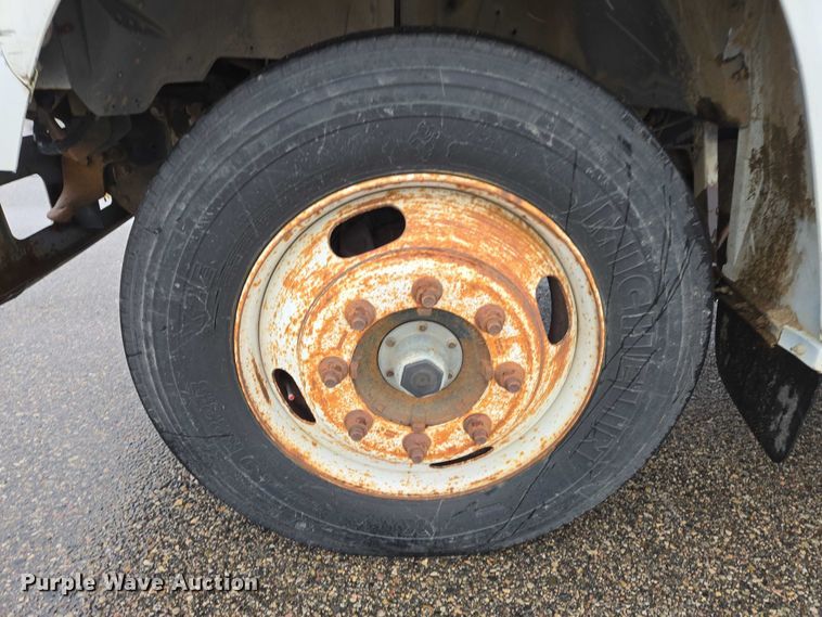 image for item ES2566 1995 Ford F800 box truck