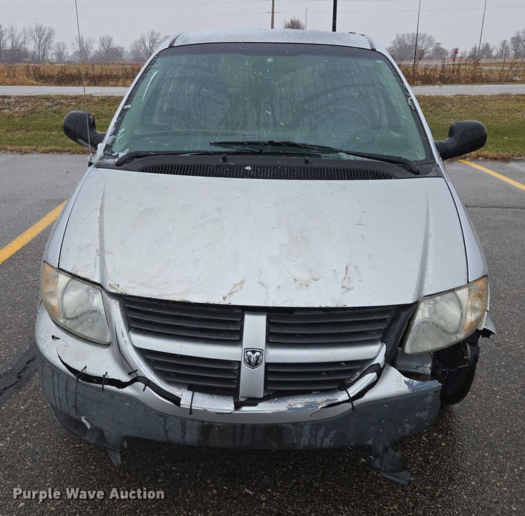image for item ES2567 2005 Dodge Caravan van
