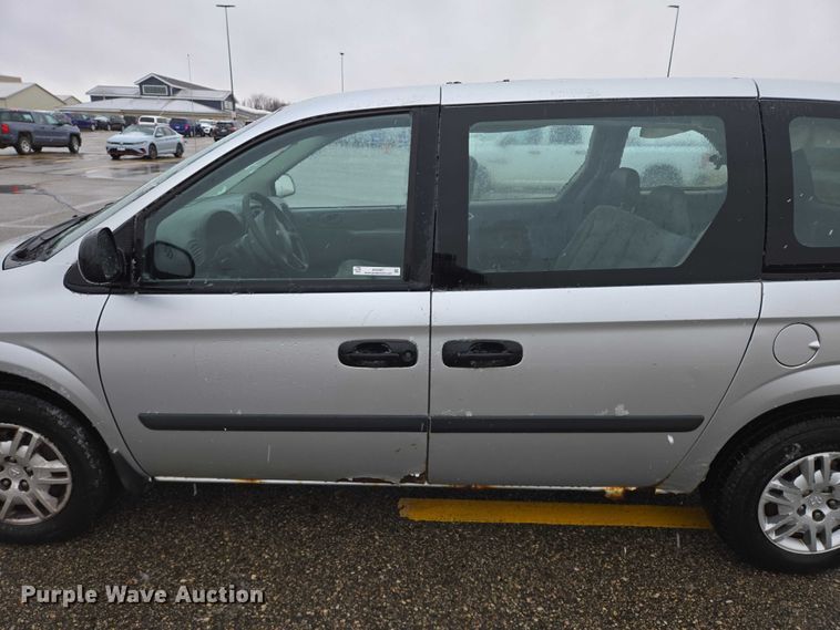 image for item ES2567 2005 Dodge Caravan van