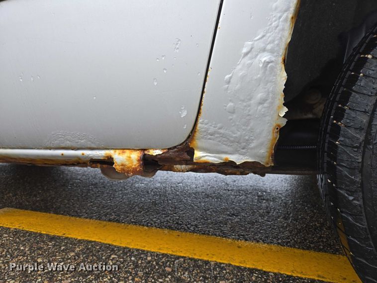 image for item ES2567 2005 Dodge Caravan van