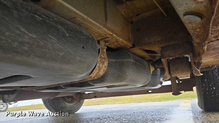 image for item ES2567 2005 Dodge Caravan van