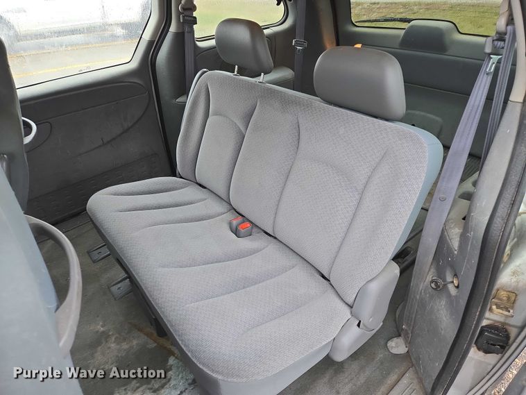 image for item ES2567 2005 Dodge Caravan van