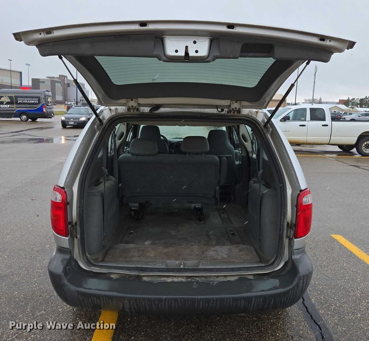 image for item ES2567 2005 Dodge Caravan van