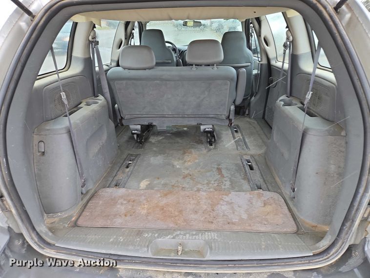 image for item ES2567 2005 Dodge Caravan van