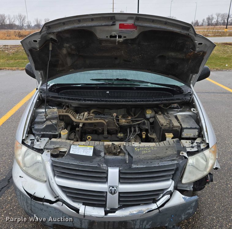 image for item ES2567 2005 Dodge Caravan van