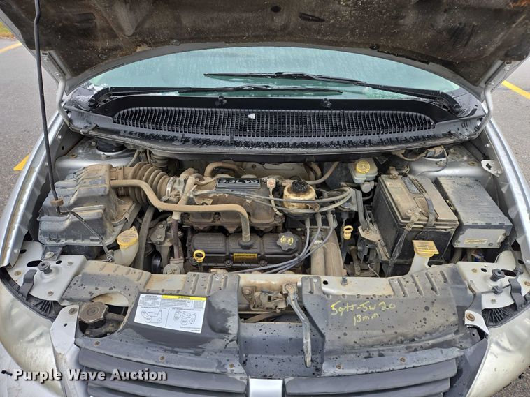 image for item ES2567 2005 Dodge Caravan van