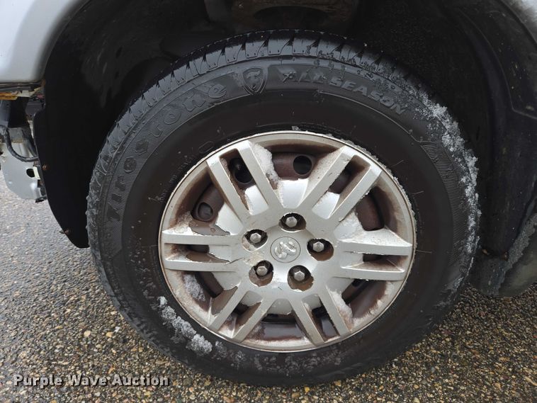 image for item ES2567 2005 Dodge Caravan van