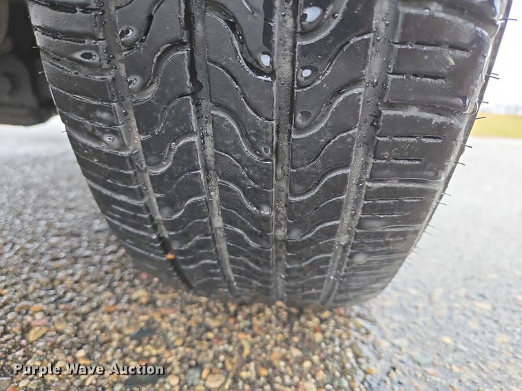 image for item ES2567 2005 Dodge Caravan van