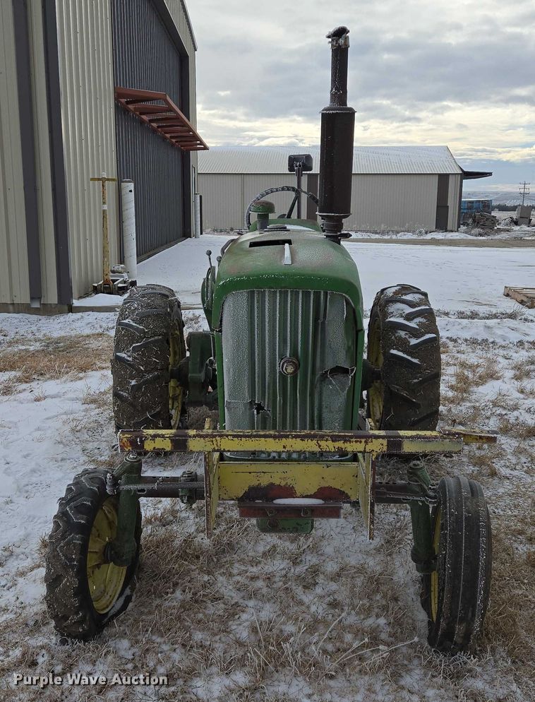 image for item ES2597 John Deere 1010 tractor