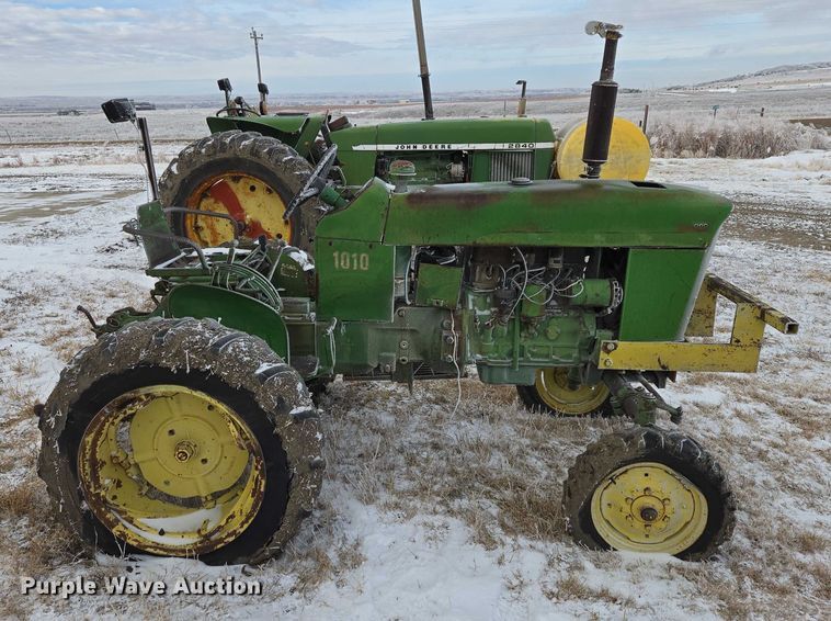 image for item ES2597 John Deere 1010 tractor