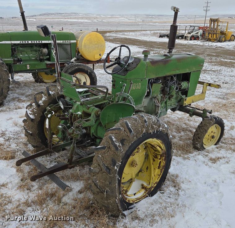 image for item ES2597 John Deere 1010 tractor