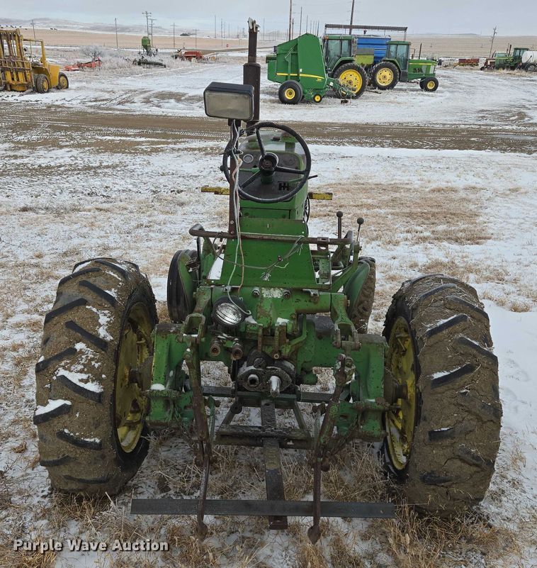 image for item ES2597 John Deere 1010 tractor