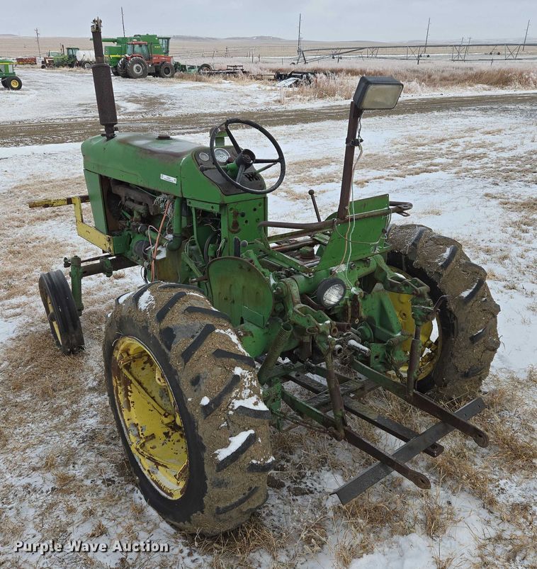 image for item ES2597 John Deere 1010 tractor