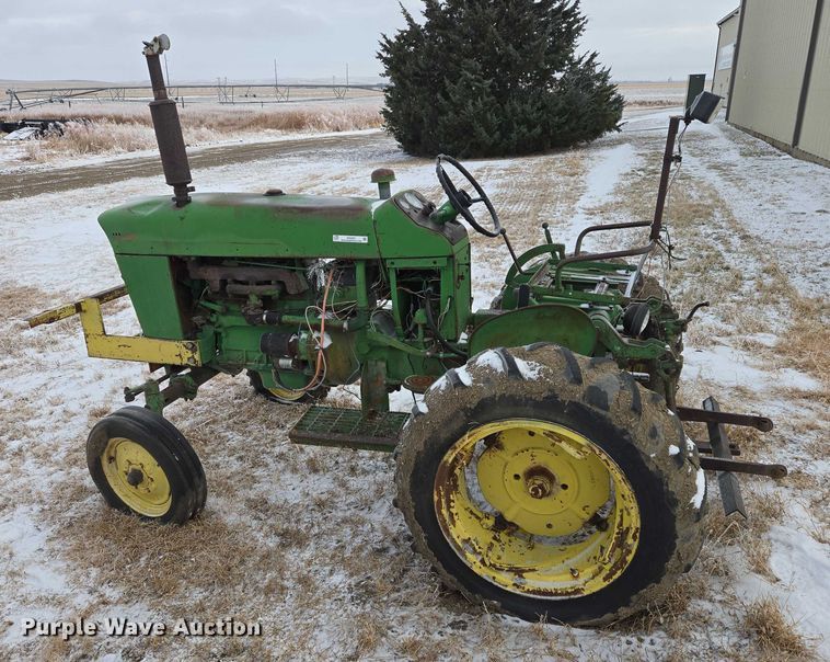 image for item ES2597 John Deere 1010 tractor