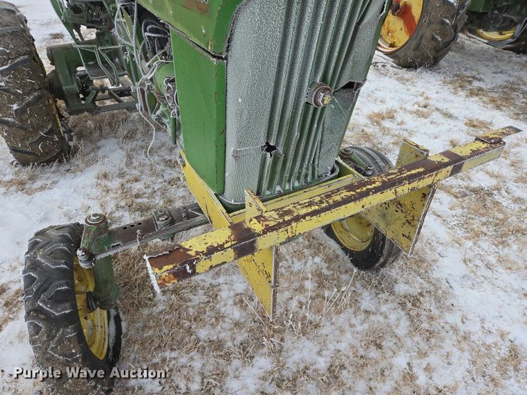 image for item ES2597 John Deere 1010 tractor