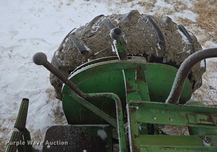 image for item ES2597 John Deere 1010 tractor