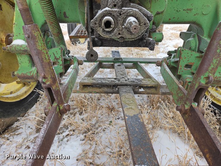 image for item ES2597 John Deere 1010 tractor