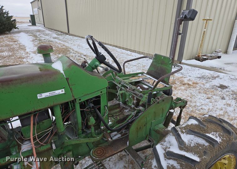 image for item ES2597 John Deere 1010 tractor