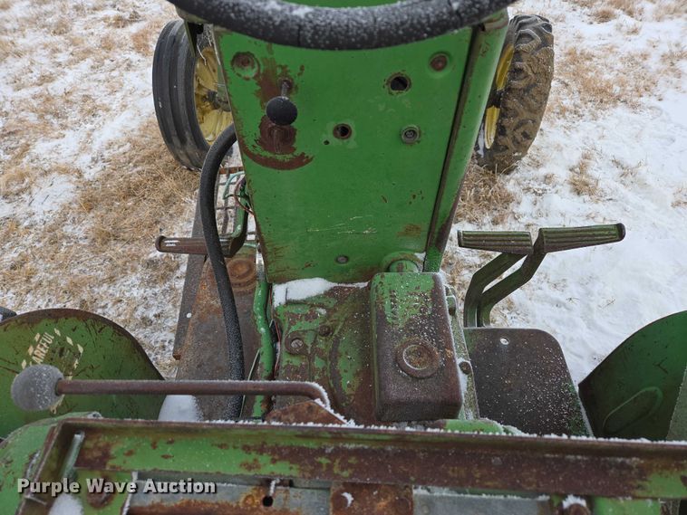 image for item ES2597 John Deere 1010 tractor