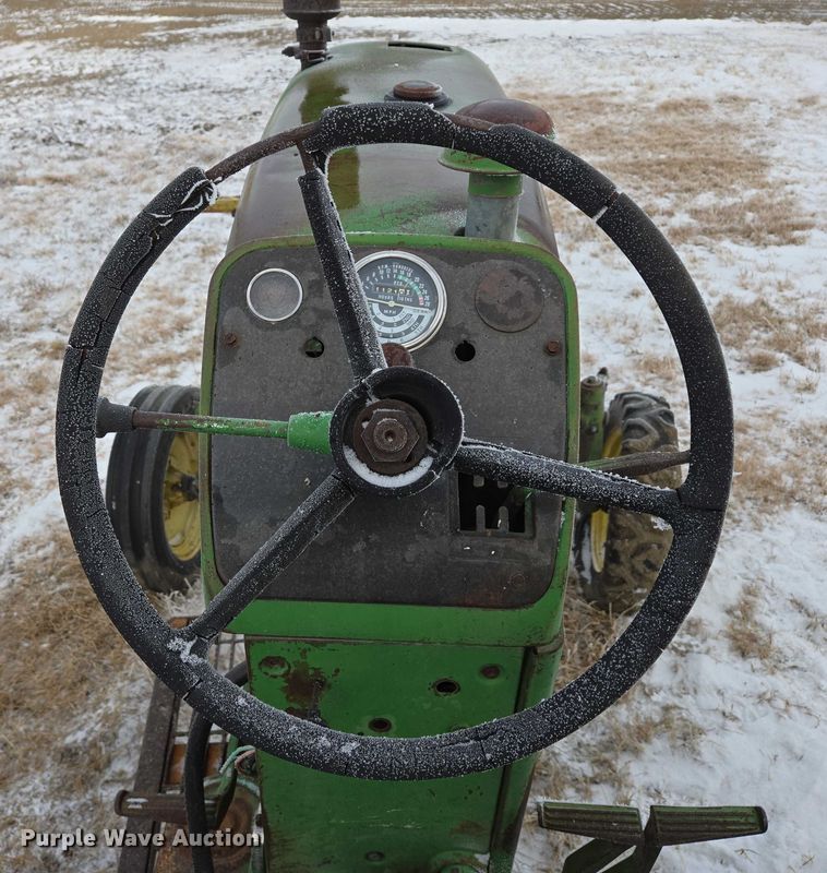 image for item ES2597 John Deere 1010 tractor