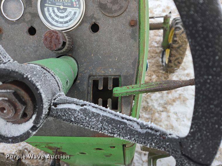 image for item ES2597 John Deere 1010 tractor