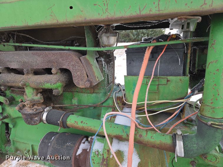 image for item ES2597 John Deere 1010 tractor