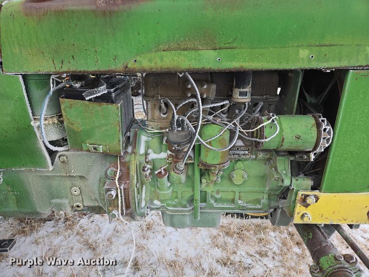 image for item ES2597 John Deere 1010 tractor