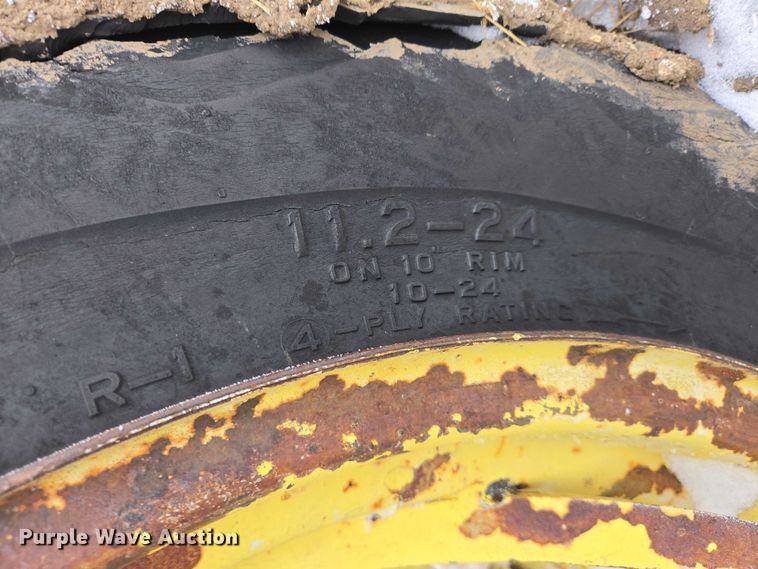 image for item ES2597 John Deere 1010 tractor