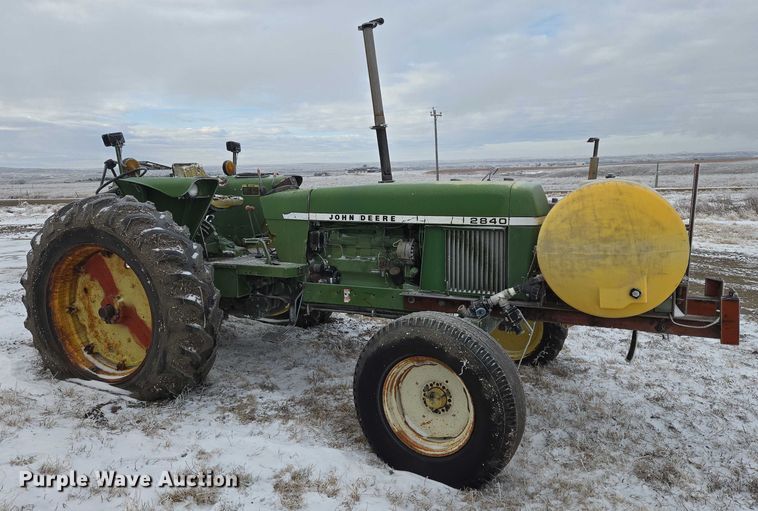 image for item ES2598 John Deere 2840 MFWD tractor