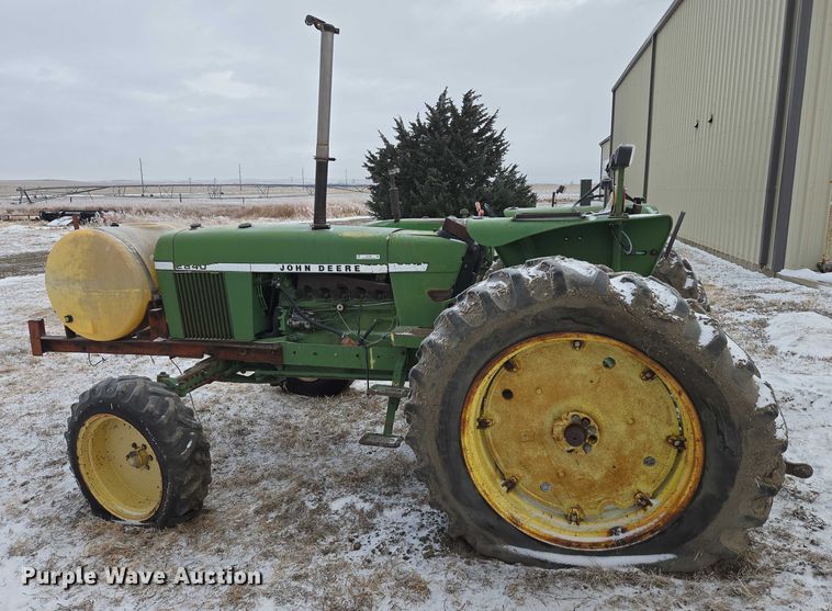 image for item ES2598 John Deere 2840 MFWD tractor