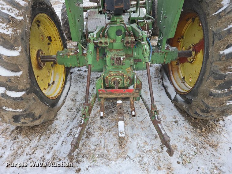 image for item ES2598 John Deere 2840 MFWD tractor
