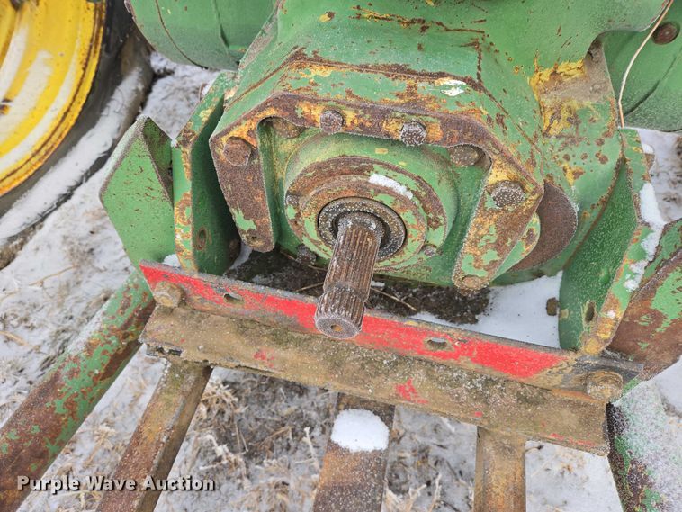 image for item ES2598 John Deere 2840 MFWD tractor