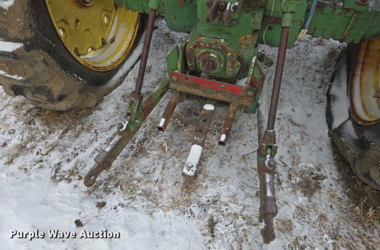 image for item ES2598 John Deere 2840 MFWD tractor