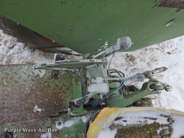 image for item ES2598 John Deere 2840 MFWD tractor