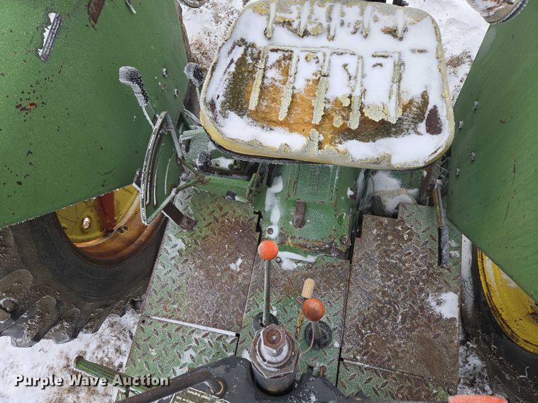 image for item ES2598 John Deere 2840 MFWD tractor