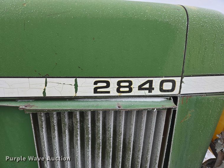 image for item ES2598 John Deere 2840 MFWD tractor