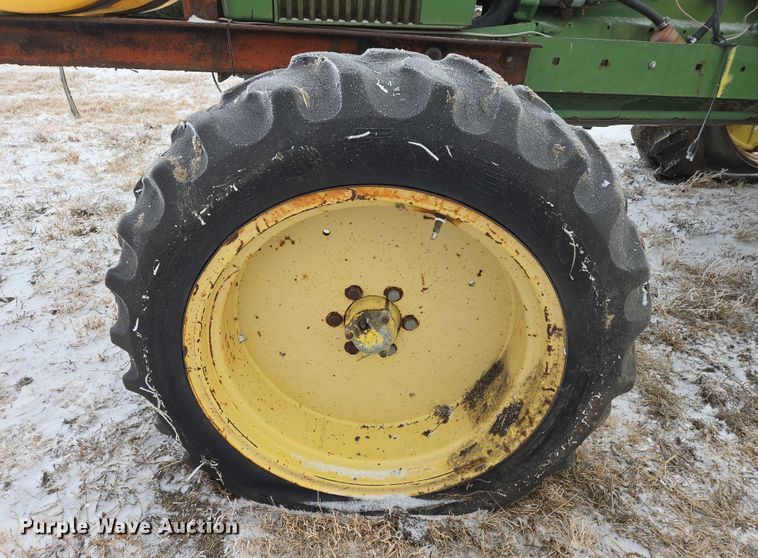 image for item ES2598 John Deere 2840 MFWD tractor