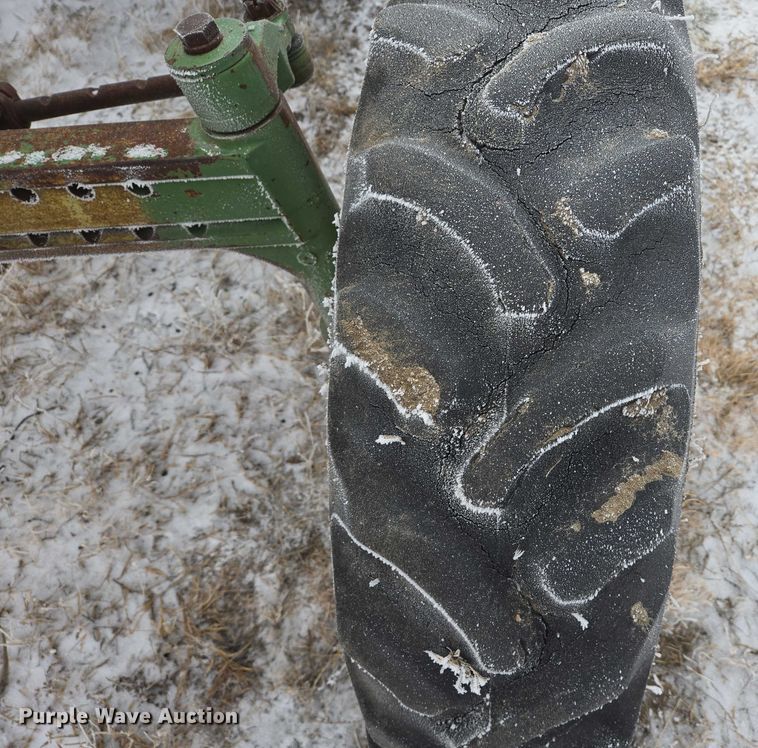 image for item ES2598 John Deere 2840 MFWD tractor