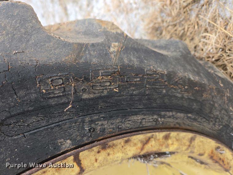 image for item ES2598 John Deere 2840 MFWD tractor