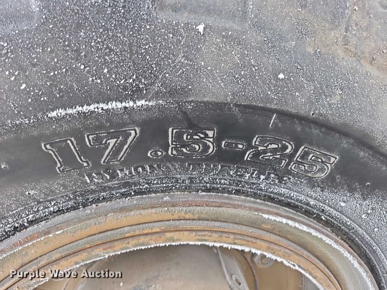 image for item ES2600 1974 Chrysler MLT-6CH telehandler